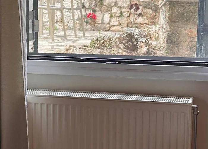 The Edge By Klv * ארגוסטולי